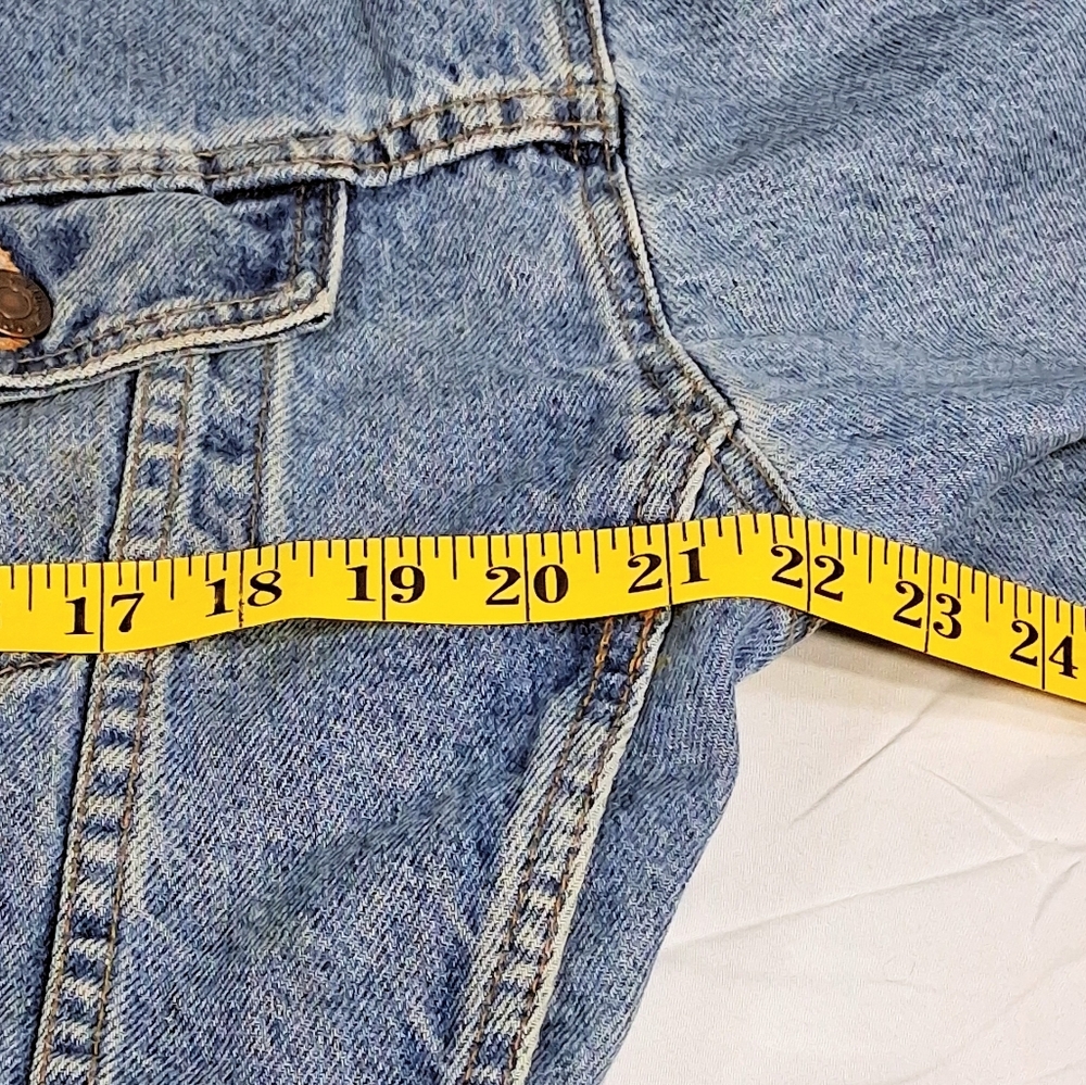 Amazing Levi's #77598 Women's Small Vintage Denim Truckers VBack Boxy Cut Jacket - Picture 9 of 16